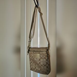 Coach Poppy Signature Canvas Crossbody Bag Gold/Tan Vintage